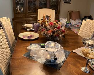 Henredon dining table and chairs