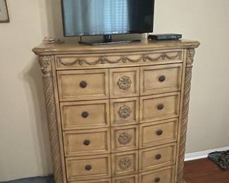 Ashley Furniture chest of drawers