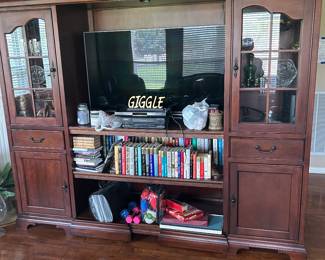 Entertainment center