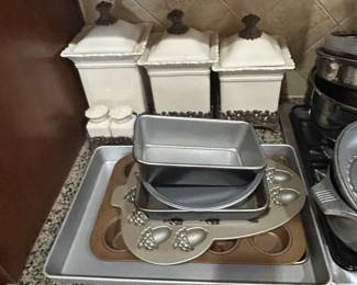 Storage cannisters, bake ware