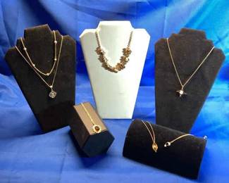 Stylish Vintage Necklaces 