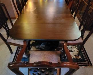 Beautiful antique claw foot dining room table with 8 chairs! Can be 85" or 28" Long!
85" x42" with leaves
57" without leaves
28" with wings folded down 