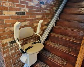 Harvard chairlift system. Good working condition!