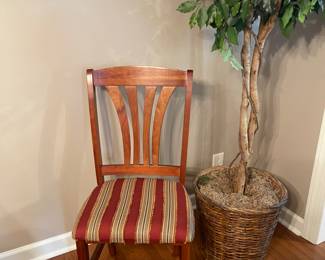 Colonial House handmade cherry table with two leaves, six chairs and table pads 