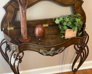 Display console table