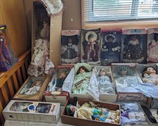Many dolls