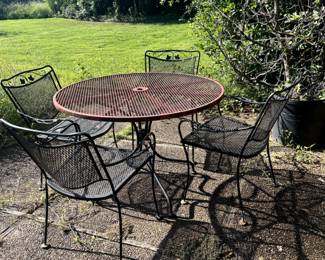 Meadowcraft round patio table and 4 chairs