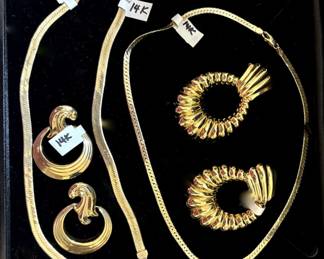 14 Kt gold chain, bracelets and earrings