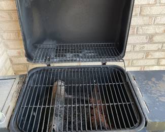 Additional view of inside of Brinkman grill ~