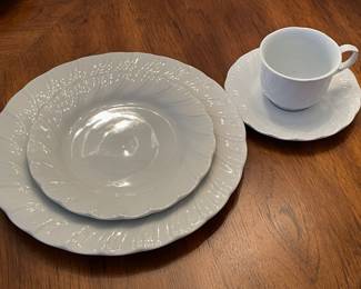 "Lynn's" china >6 dinner plates, 6 dessert plates, 6 cups, 8 saucers,  was $40, NOW $28