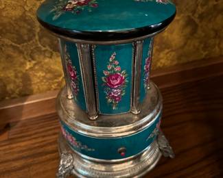 Italian Carillon Reuge music box mechanical cigarette dispenser