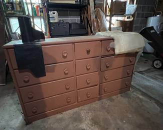 Dresser 