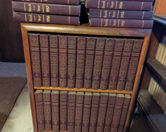 1952 Encyclopedias Britannica & 8 Brittanica yearbooks 