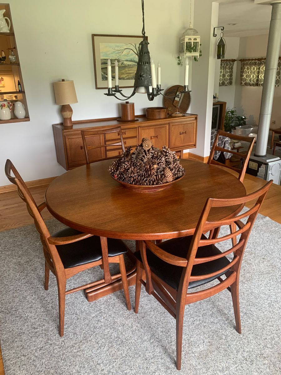 Dining Room 
Niels Koefoed for Hornslet Lis, Danish MCM set