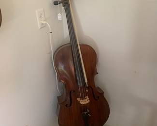 Living Room 
Cello