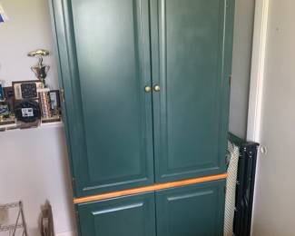 Office
Cabinet/desk unit