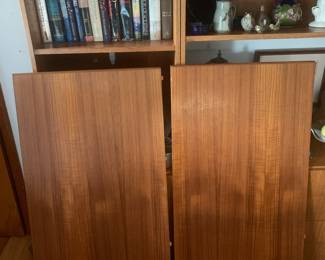 Dining Room 
2x leaves for the table