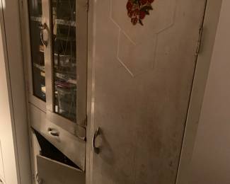 Basement 
Cabinets and cupboards 