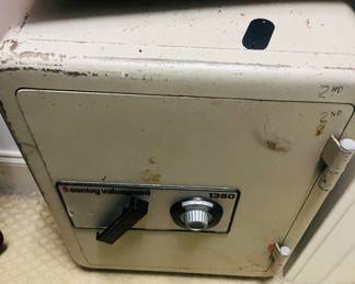 Sentry Valueguard safe