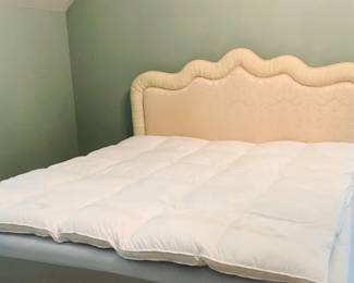 King fabric headboard, doesn’t include mattress or boxsprings 