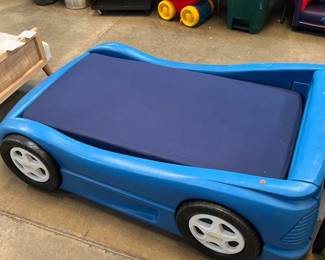 LITTLE TIKES TODDLER BED