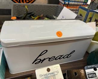 METAL BREAD BOX