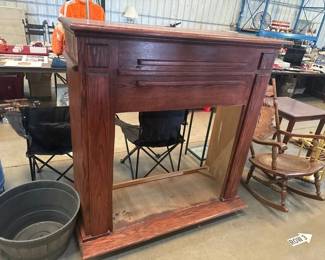 WOODEN MANTLE