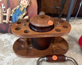 TOBACCO PIPE HOLDER