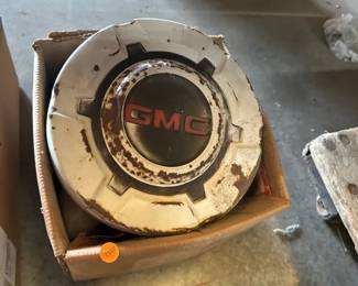 GMC HUB CAPS