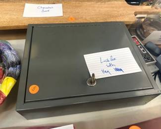 LOCK BOX WITH KEY