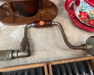 VINTAGE HAND DRILL