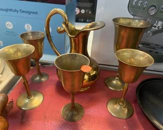 BRASS VASE PITCHER 5 FLUTED GOBLETS