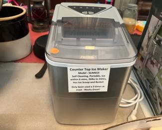 COUNTERTOP ICE MAKER