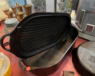 VINTAGE LODGE WILDLIFE SERIES DUTCH OVEN WITH LID