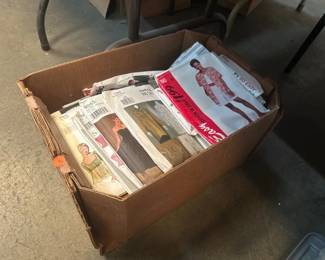 LOT OF SEWING PATTERNS