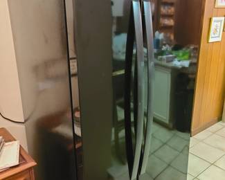 2019 Whirlpool black side by side refrigerator, works great