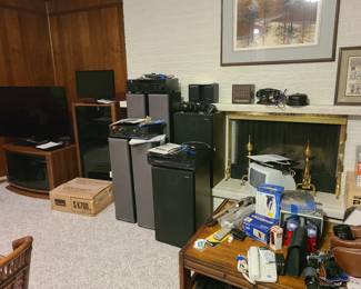 LG 50" TV
Samsung 22" TV
Sansui S-X700 stereo receiver, in box
Technics RS-T20 dual cassette player
Sony STR-DE197 Audio/Video Control Center
Pioneer CS-800W speakers, pair
Sony SS-MF550H speakers, set of 4
Sony CDP-C50 disc changer
Emerson 5.5" color television, AM/FM
TV and stereo cabinets priced separately