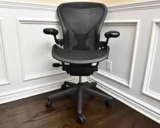 Herman Miller Aeron Chair (RETAIL $1,499)
