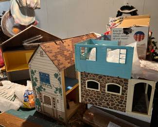 Vintage doll houses
