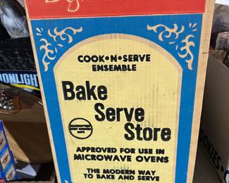 Vintage childs DynaWare bake set