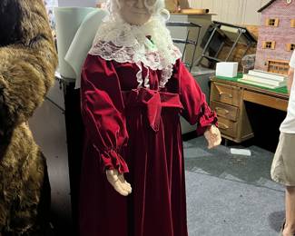 6ft Mrs Santa