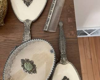 1920s Dresser set