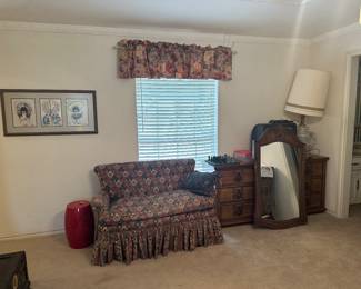 Love seat and bedroom chest of drawers. 