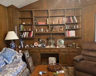 Lift recliner. Lamps, books, and knick knacks. 