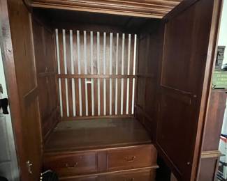 $250 LaPlace Interiors armoire 48X29DX79T