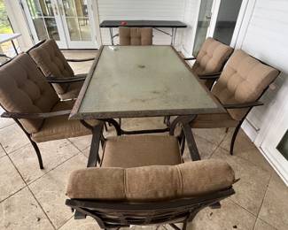 $100 patio dining set as is