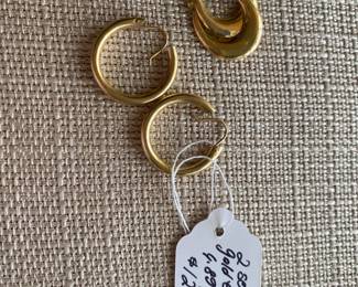 #152 - $123 - 2 sets of 14kt gold hoops 4.89gr