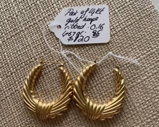 #147-- $120 - 14kt gold hoops earrings 4.67 gr,