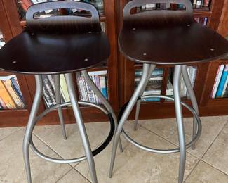 $300 Bar stools made in Italy (set of 2) 16W 15D 29T