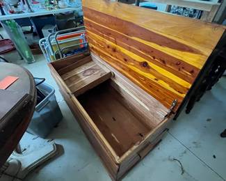 $120 cedar chest43X21X21